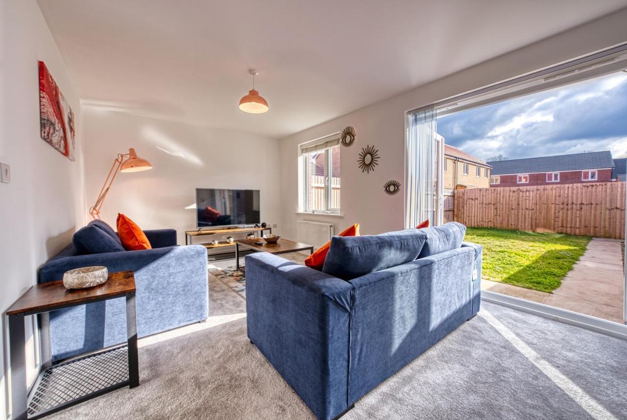 Modern 4 Bedroom 2 Bath House With Parking, Tyseley, Birmingham By 360Stays Zewnętrze zdjęcie