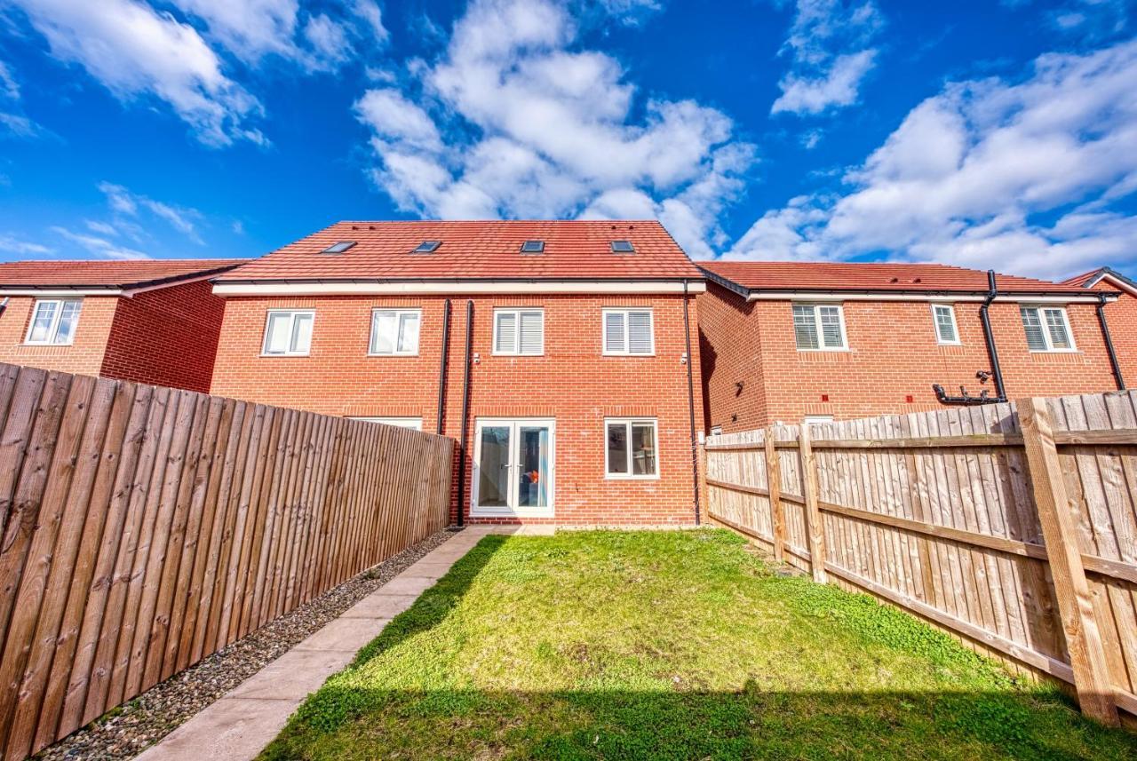 Modern 4 Bedroom 2 Bath House With Parking, Tyseley, Birmingham By 360Stays Zewnętrze zdjęcie